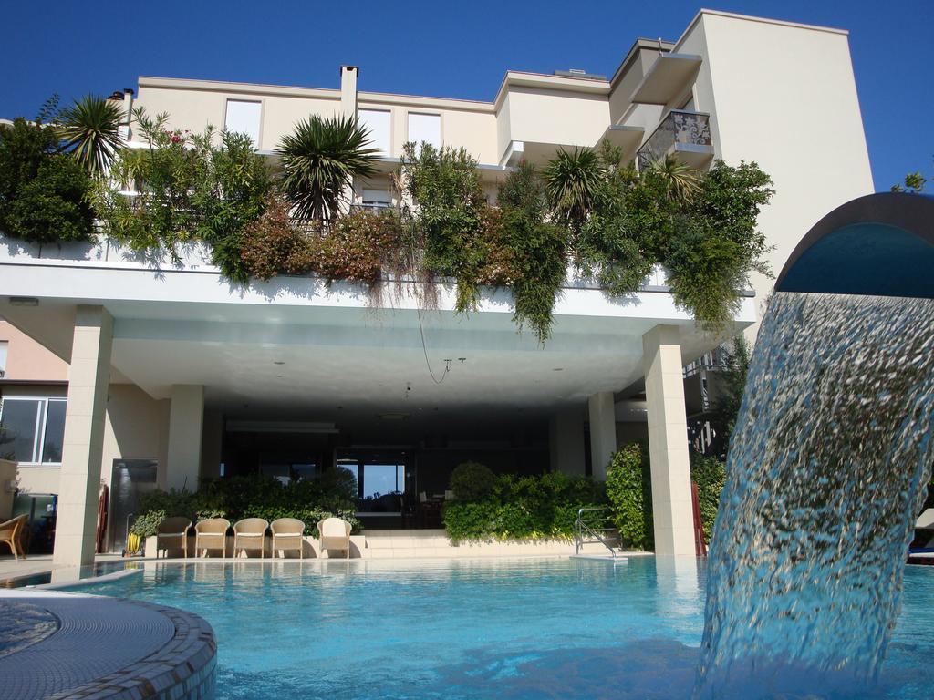 Hotel Byron Rimini Exteriér fotografie